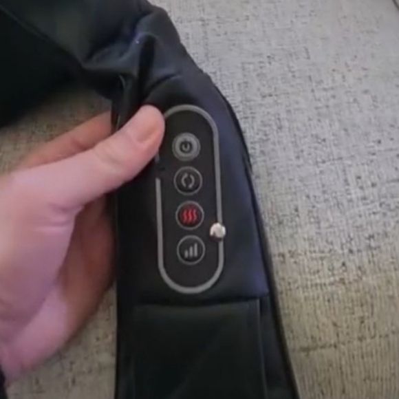 Black Neck and Shoulder Massager - Picture 4 of 6